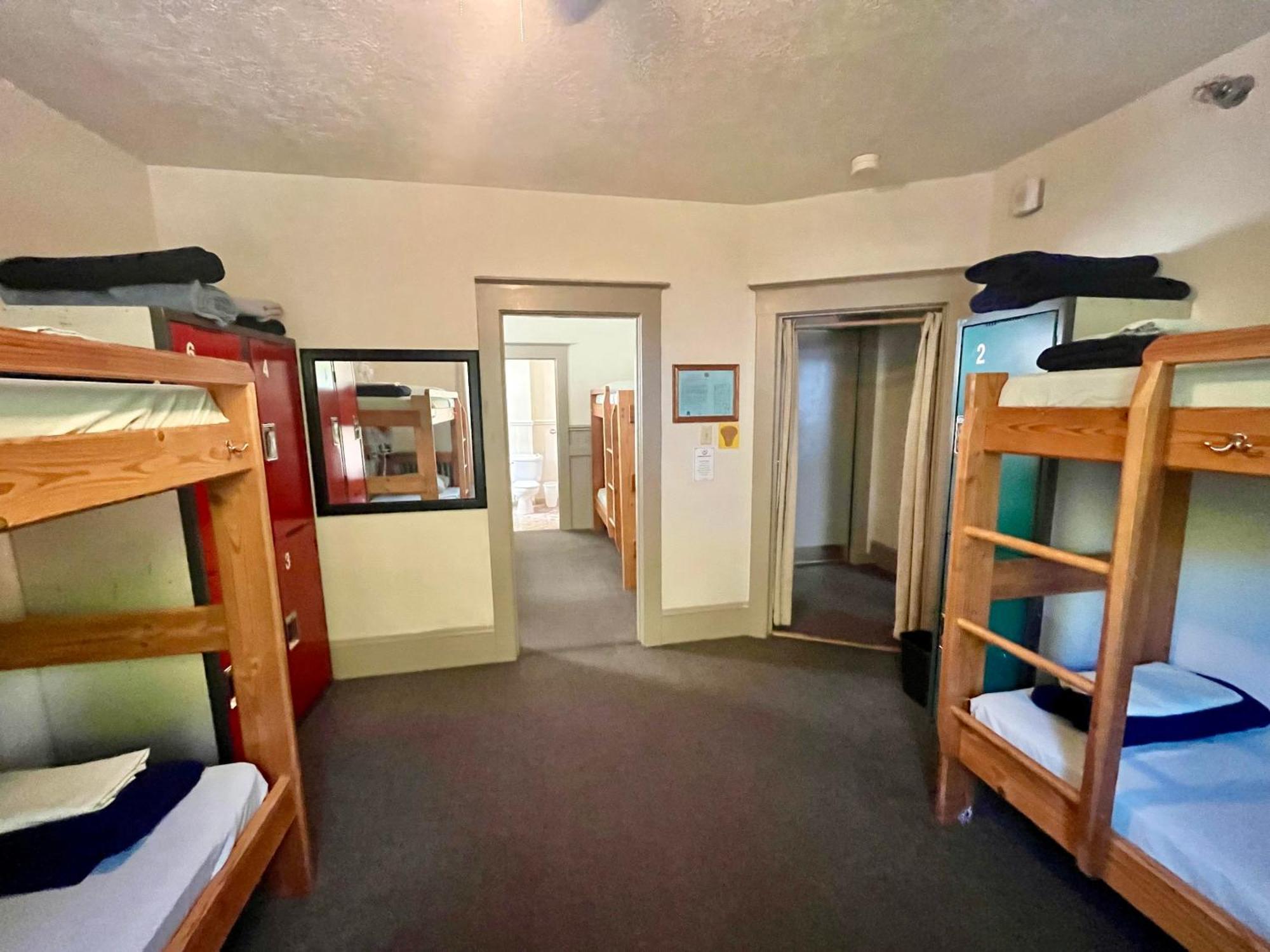 Northwest Portland Hostel Bagian luar foto
